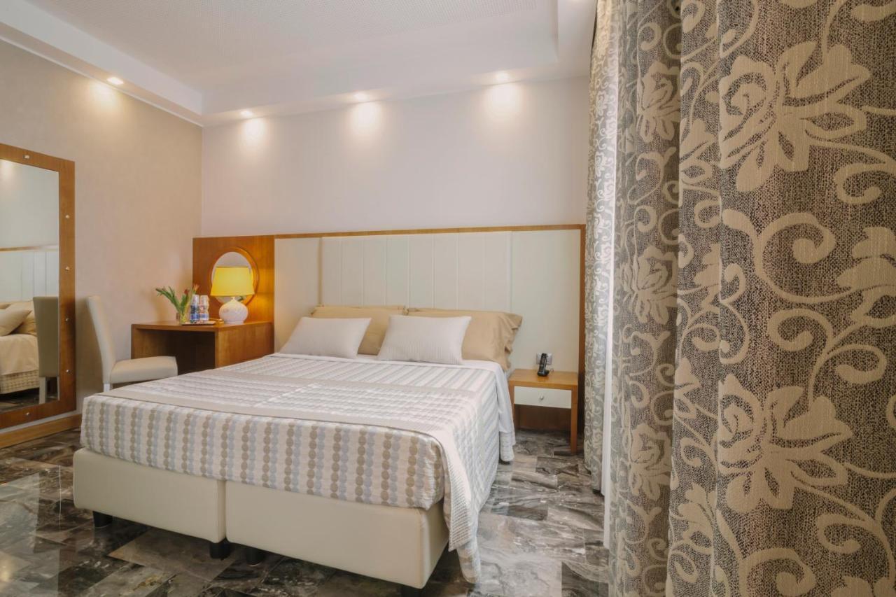 Piccolo Hotel Palosco ภายนอก รูปภาพ