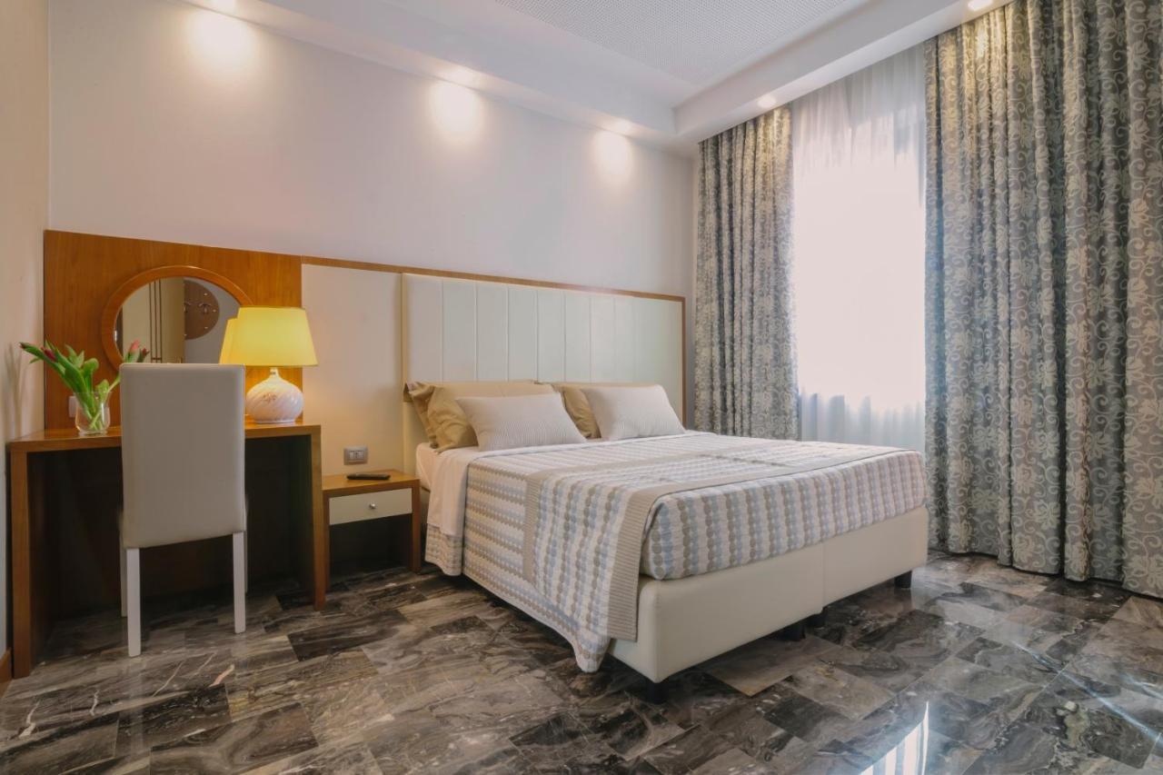 Piccolo Hotel Palosco ภายนอก รูปภาพ