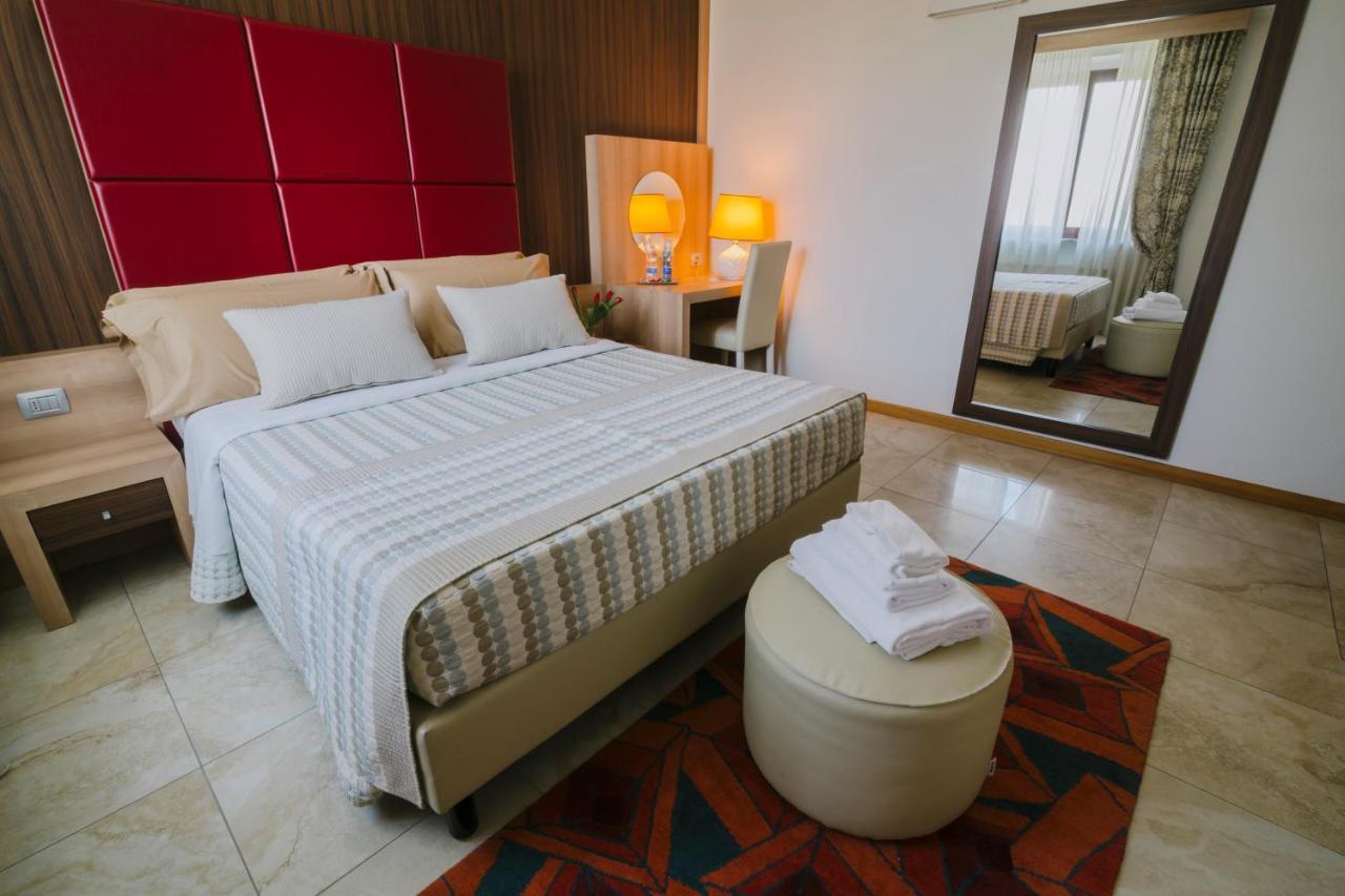 Piccolo Hotel Palosco ภายนอก รูปภาพ