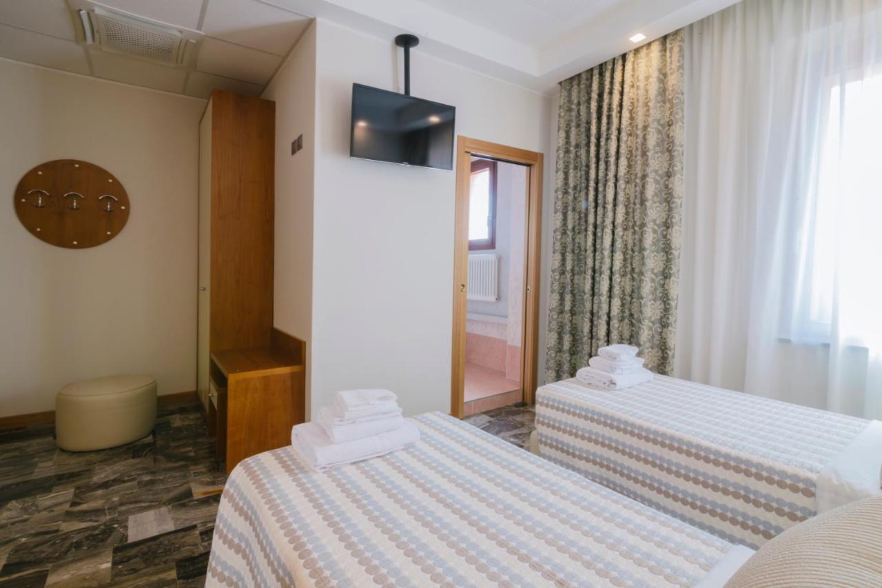 Piccolo Hotel Palosco ภายนอก รูปภาพ
