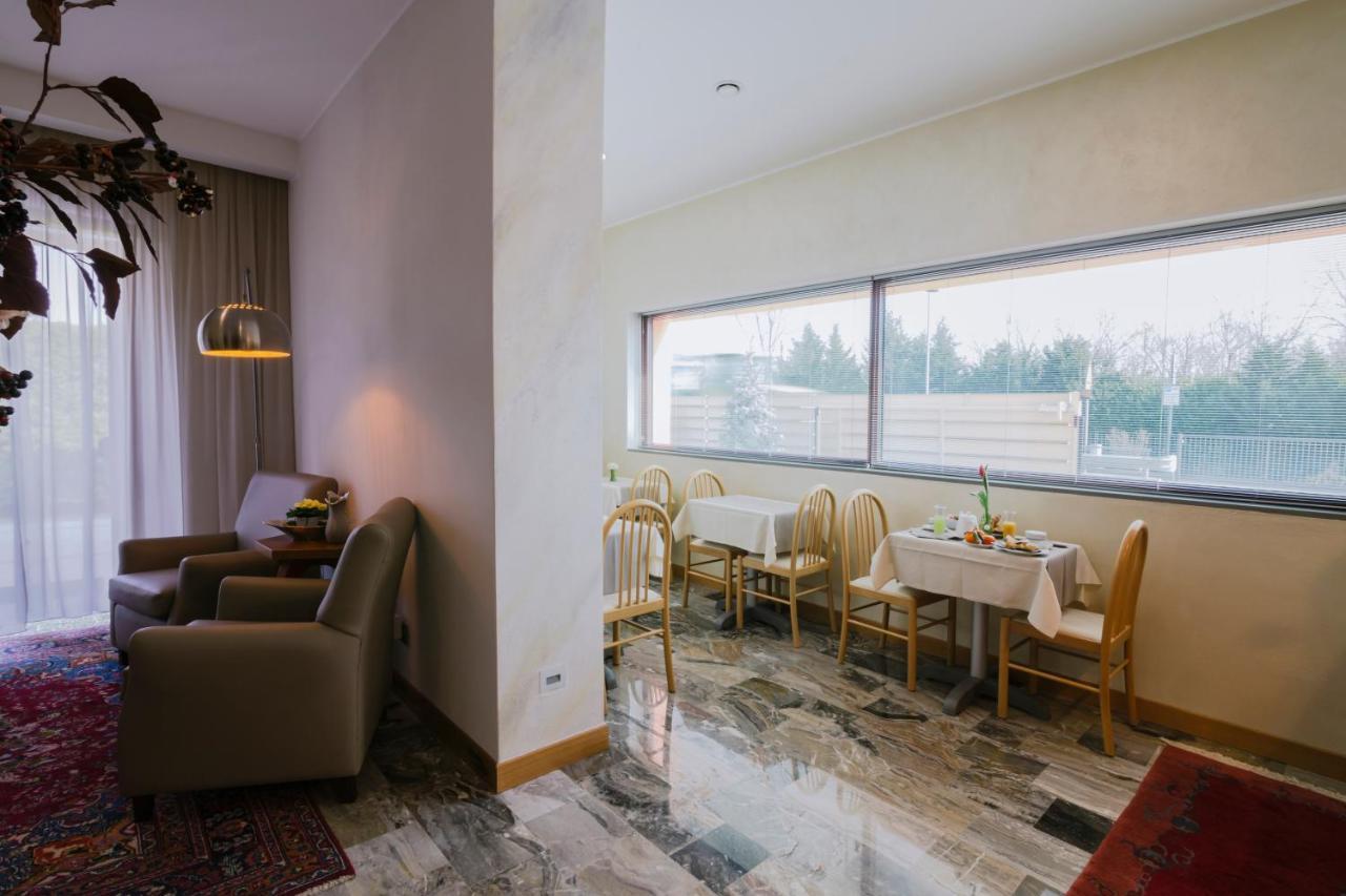 Piccolo Hotel Palosco ภายนอก รูปภาพ