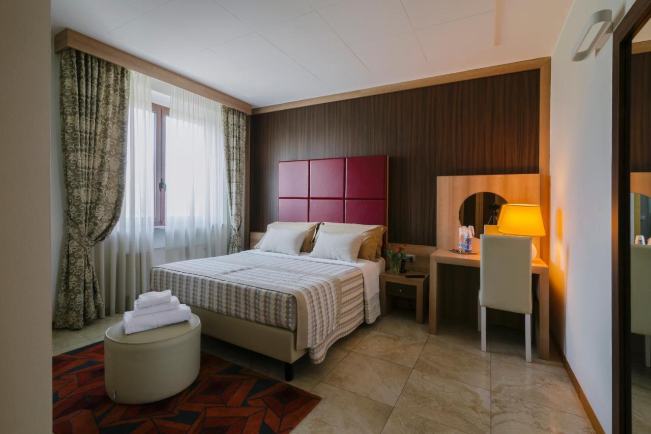 Piccolo Hotel Palosco ภายนอก รูปภาพ