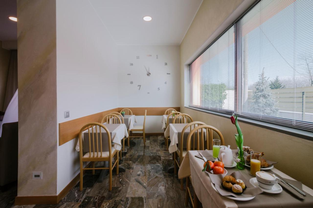 Piccolo Hotel Palosco ภายนอก รูปภาพ